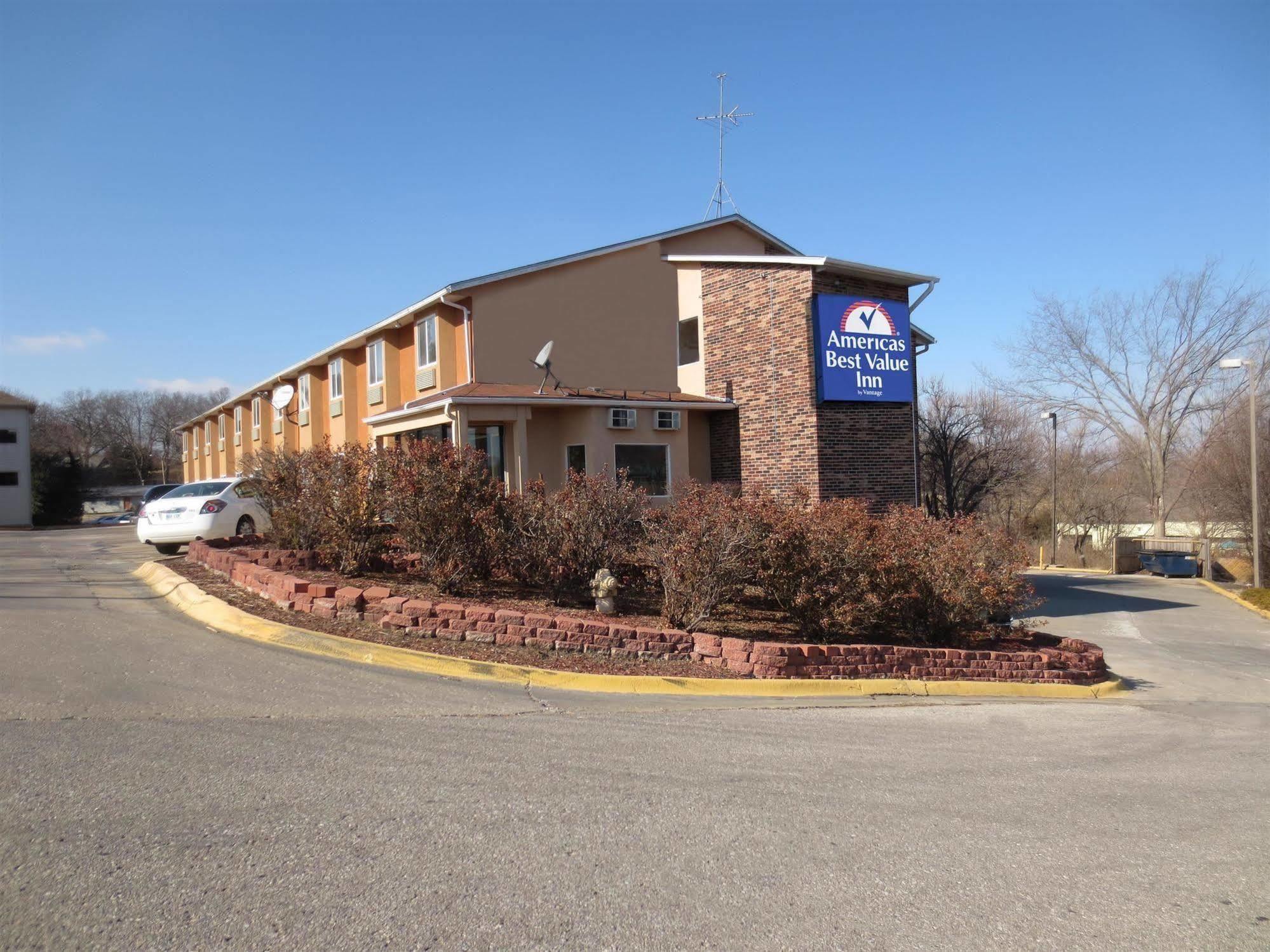 American Best Value Inn Lawrence Extérieur photo